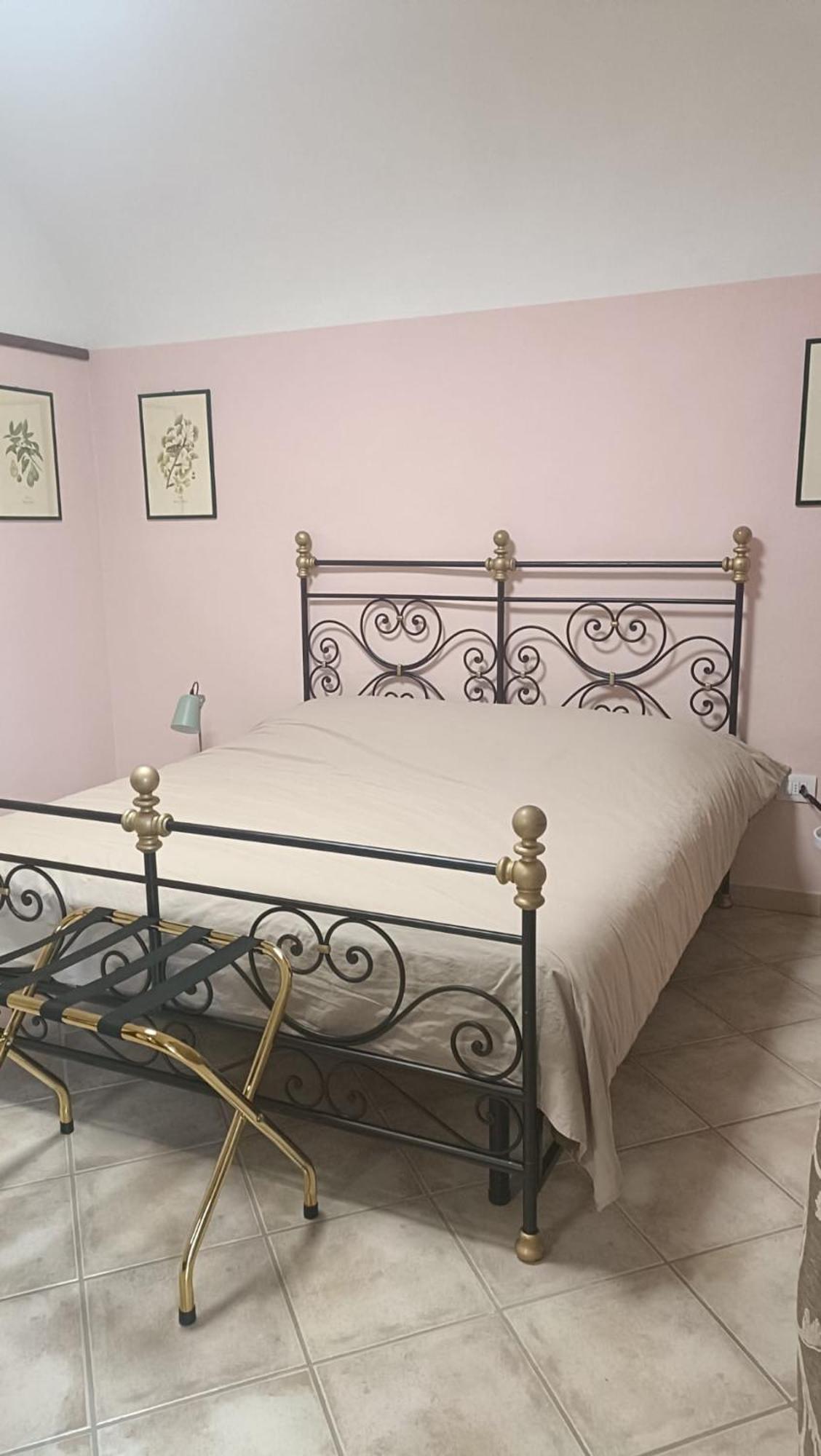 Bed and Breakfast Il Cortile Di Greta Lu (Piedmont) Exteriér fotografie